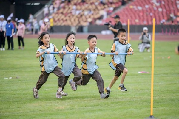 配资网炒股股票 AI体育节办进鸟巢，劳动课搬进田野…… | 一周校园新鲜事